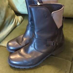 Teva De La Vina Low Size 7.5 Black And Grey Ankle Boots